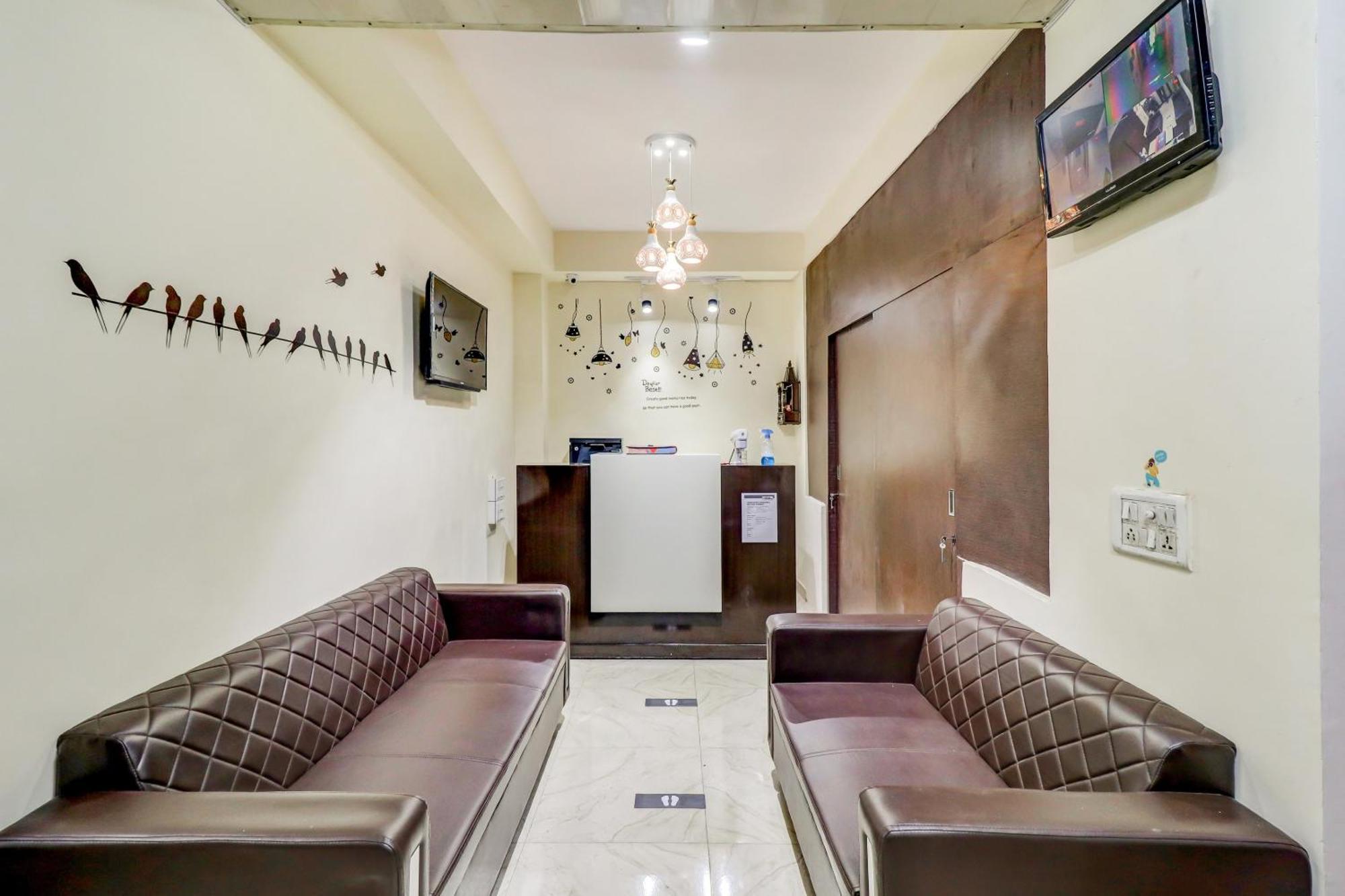 Hotel O Rs Hotels Near Pitampura Metro Delhi  Buitenkant foto